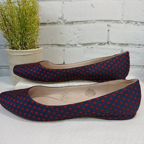 WOMENS NINE WEST SPEAK UP FLATS, NAVY WITH RED DOTS, SIZE 9 - Picture 8 of 9